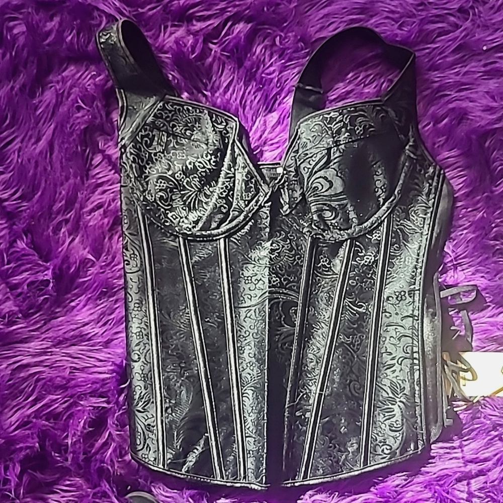 Gorgeous black corset NWT